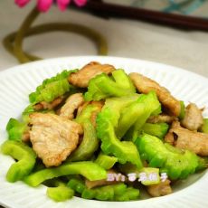 肉片炒苦瓜的做法 肉片炒苦瓜的做法