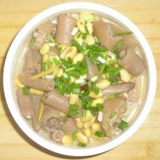 黄豆炖猪尾巴的做法 黄豆炖猪尾巴的做法
