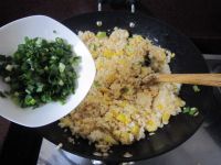 菠萝鸡炒饭的做法
