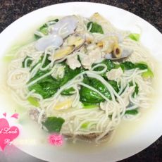 瘦肉花蛤汤面条的做法 瘦肉花蛤汤面条的做法