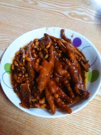 黄豆焖鸡爪的做法