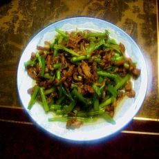 芹菜肉丝的做法