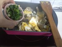 荷包蛋蘑菇炒百合的做法