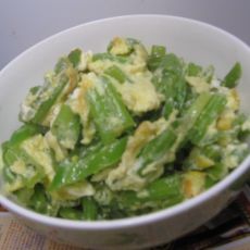 芹菜炒蛋的做法