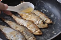 玉米饼子就小咸鱼的做法
