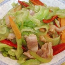 苦瓜辣椒炒肉片的做法