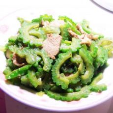 快手小菜——苦瓜炒肉的做法 快手小菜——苦瓜炒肉的做法