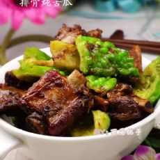 清火解油腻的苦瓜炖排骨的做法 清火解油腻的苦瓜炖排骨的做法