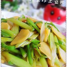芹菜炒土豆片的做法 芹菜炒土豆片的做法