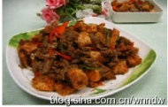馕丁炒羊肉的做法