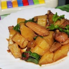 五香土豆焖鸡的做法 五香土豆焖鸡的做法