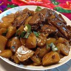 土豆炖鸡翅的做法 土豆炖鸡翅的做法