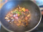 蒜头豆豉焖海鳝的做法