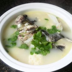 鱼头豆腐汤的做法 鱼头豆腐汤的做法