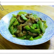 苦瓜炒肉片的做法 苦瓜炒肉片的做法
