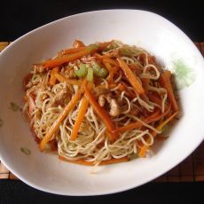 肉丝炒面的做法