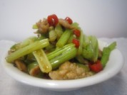 辣炒芹菜肉丝的做法