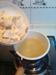 鸡汤鲜虾馄饨的做法