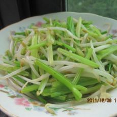 豆芽炒芹菜的做法