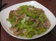 黑椒苦瓜炒肉的做法