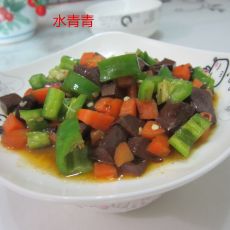 胡萝卜青椒猪血丁的做法 胡萝卜青椒猪血丁的做法