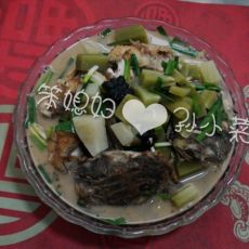 萝卜炖巴子鱼的做法