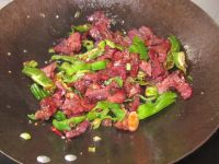 青椒炒牛肉的做法