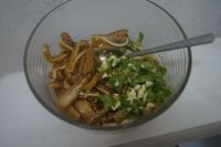 凉拌猪耳的做法