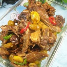 风栗焖鸭的做法 风栗焖鸭的做法