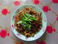 花生黄豆焖鸭翅的做法