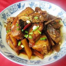 萝卜红烧鲢鱼块-首发的做法 萝卜红烧鲢鱼块-首发的做法