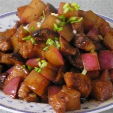 香菇萝卜炖五花肉的做法 香菇萝卜炖五花肉的做法