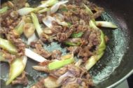 京葱炒羊肉的做法