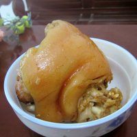 电饭锅焖猪肘子的做法