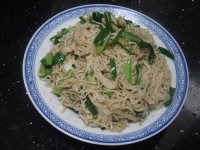 大葱炒面条的做法