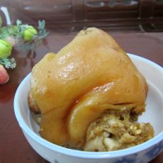 电饭锅焖猪肘子的做法