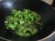 香芥苦瓜的做法