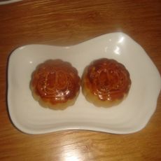 莲蓉蛋黄月饼的做法