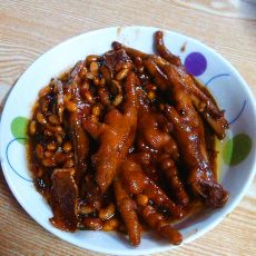 黄豆焖鸡爪的做法