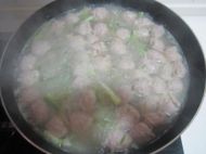 青萝卜丸子汤的做法