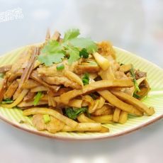 肉片炒豆干杏鲍菇的做法