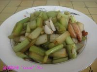 蒜香芹菜的做法