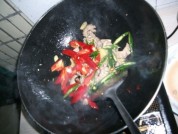 青红椒爆腰花的做法