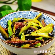 豆豉鲮鱼炒苦瓜的做法 豆豉鲮鱼炒苦瓜的做法