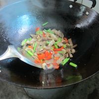 芹菜瘦肉的做法