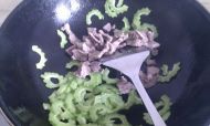 苦瓜肉片的做法