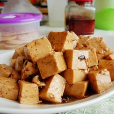豆瓣酱炒豆腐的做法 豆瓣酱炒豆腐的做法