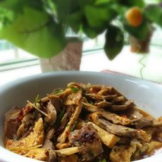 油豆腐煮大片肉的做法 油豆腐煮大片肉的做法
