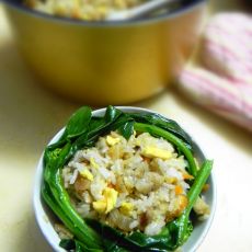 炒糯米饭的做法 炒糯米饭的做法