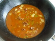 腊鸭腿焖土豆的做法